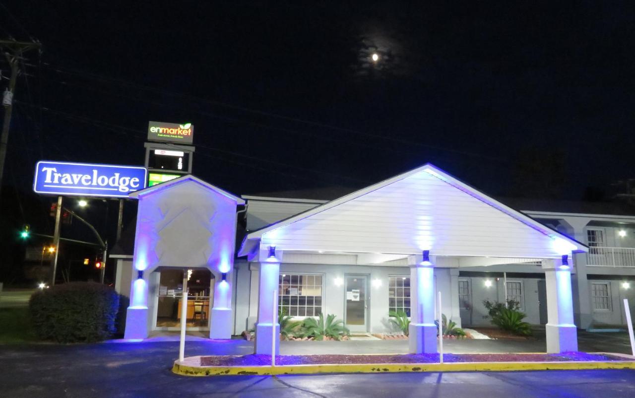 Travelodge By Wyndham Уолтърборо Екстериор снимка